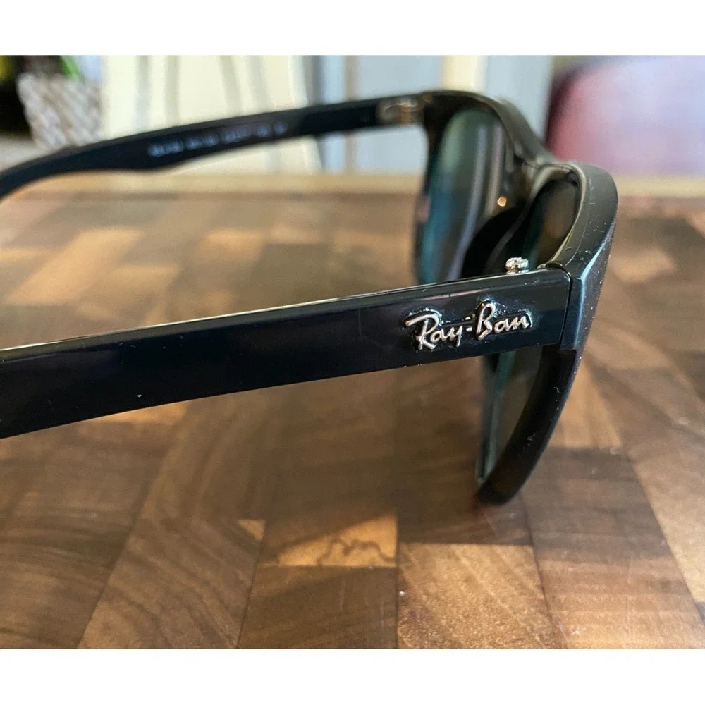 Ray Ban RB4184 601/9A Black Frame Classic Sunglasses 54-17-145 Damaged Lens